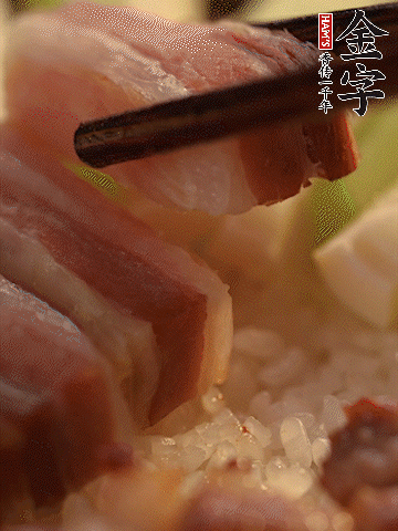 轉(zhuǎn)小火，繼續(xù)蓋蓋子燜2-3分鐘。