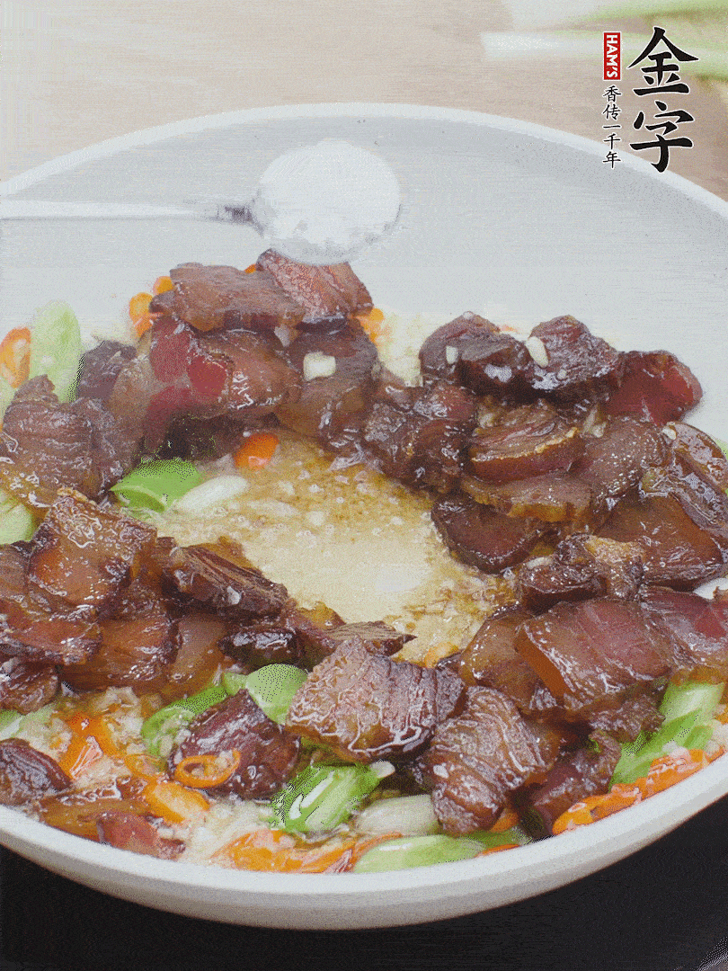 下醬油肉，一點(diǎn)生抽、白糖調(diào)味。