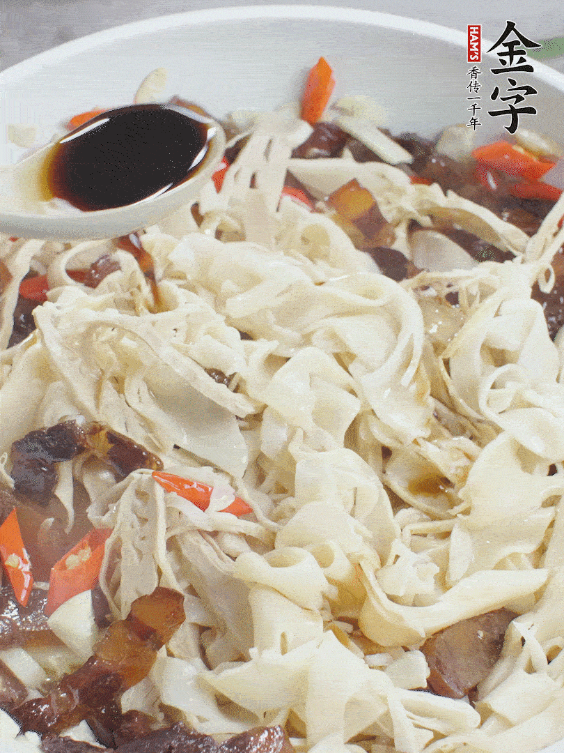 下糯米筍，淋一點(diǎn)生抽、蠔油調(diào)味。
